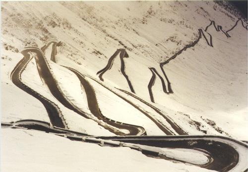 stelvio in de sneeuw