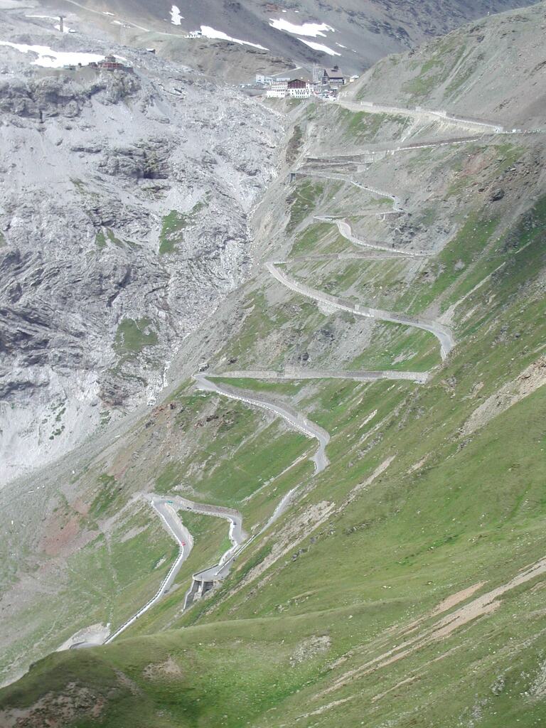 Passo del Stelvio super view - mooi uitzicht op de bochten vanuit Prato